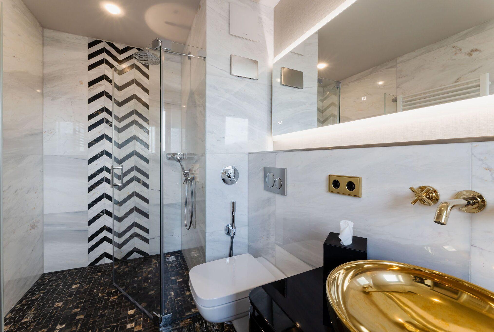 Fourty Three Luxury Serviced 5*