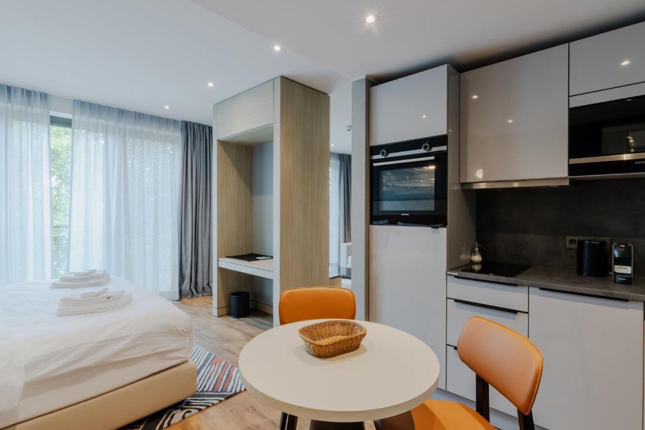 Fourty Three Luxury Serviced 5*